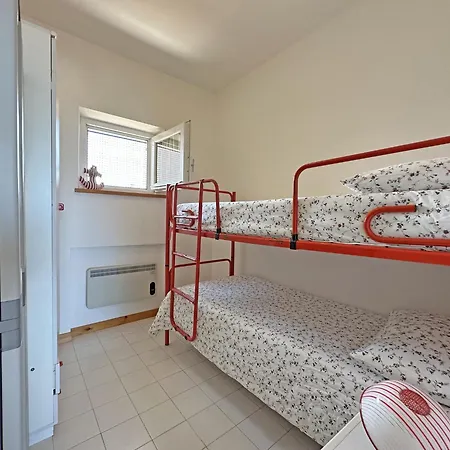 179 - Trilocale Al Primo Piano Al Pineta A 100 Mt Dal Mare, Con Vista- Inclusa Nel Prezzo *